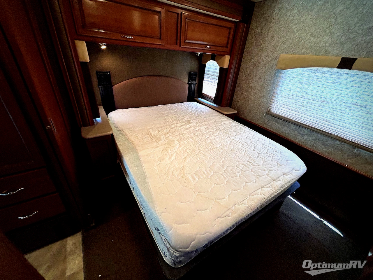 2014 Fleetwood Storm 32V Photo 19