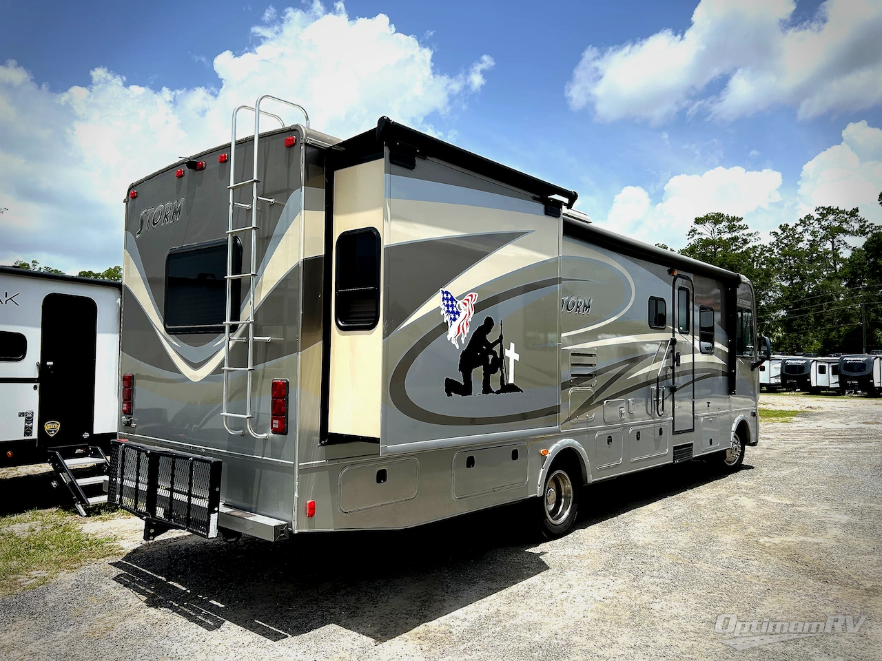 2014 Fleetwood Storm 32V Photo 2