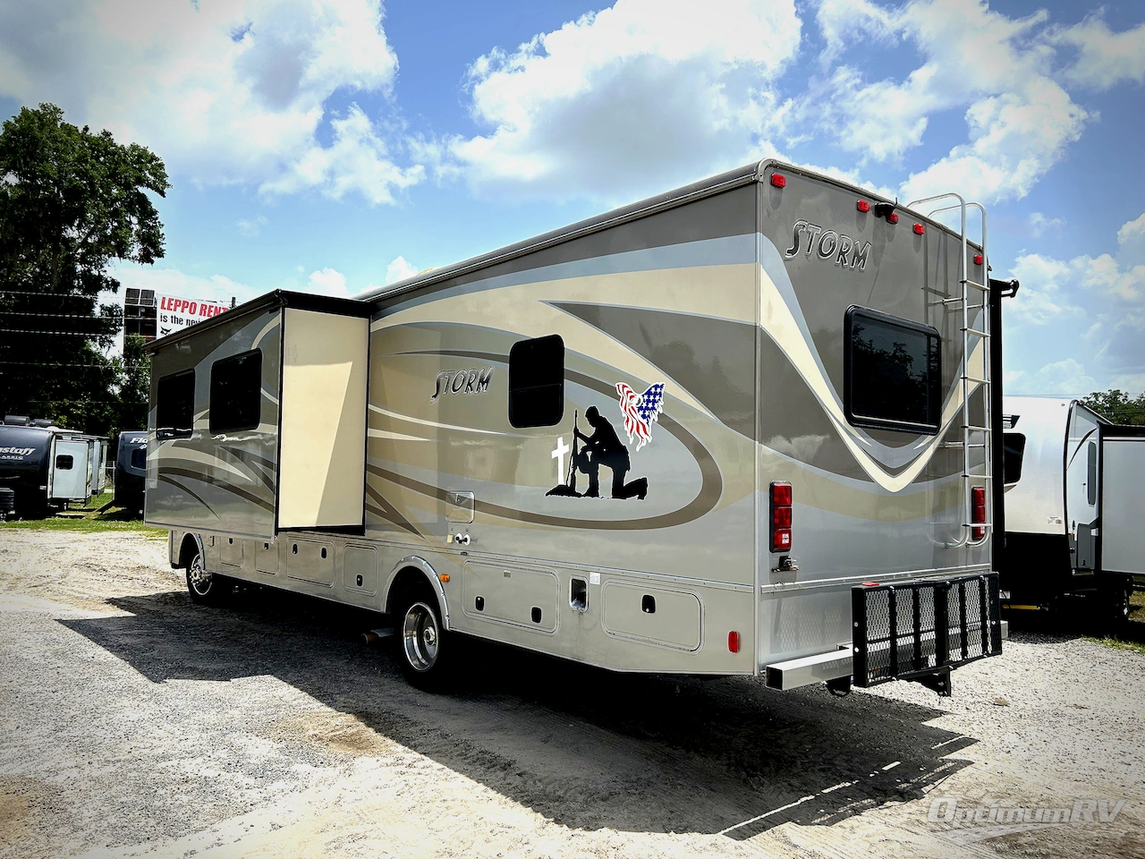 2014 Fleetwood Storm 32V Photo 3