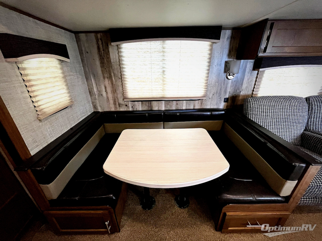 2020 Gulf Stream Trailmaster 301TB Photo 9