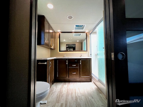 2020 Grand Design Solitude 380FL RV Photo 4
