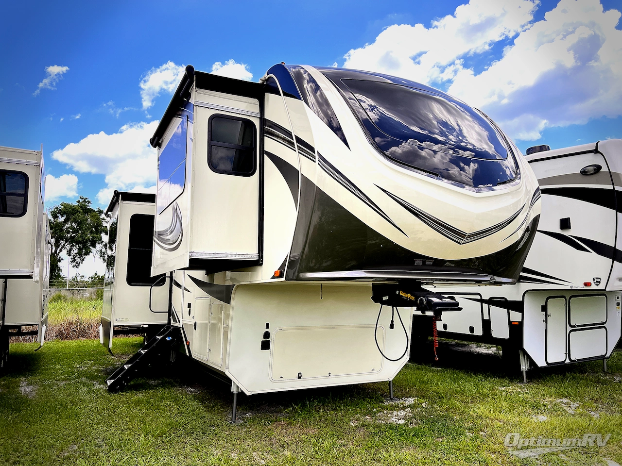 2020 Grand Design Solitude 380FL Photo 1