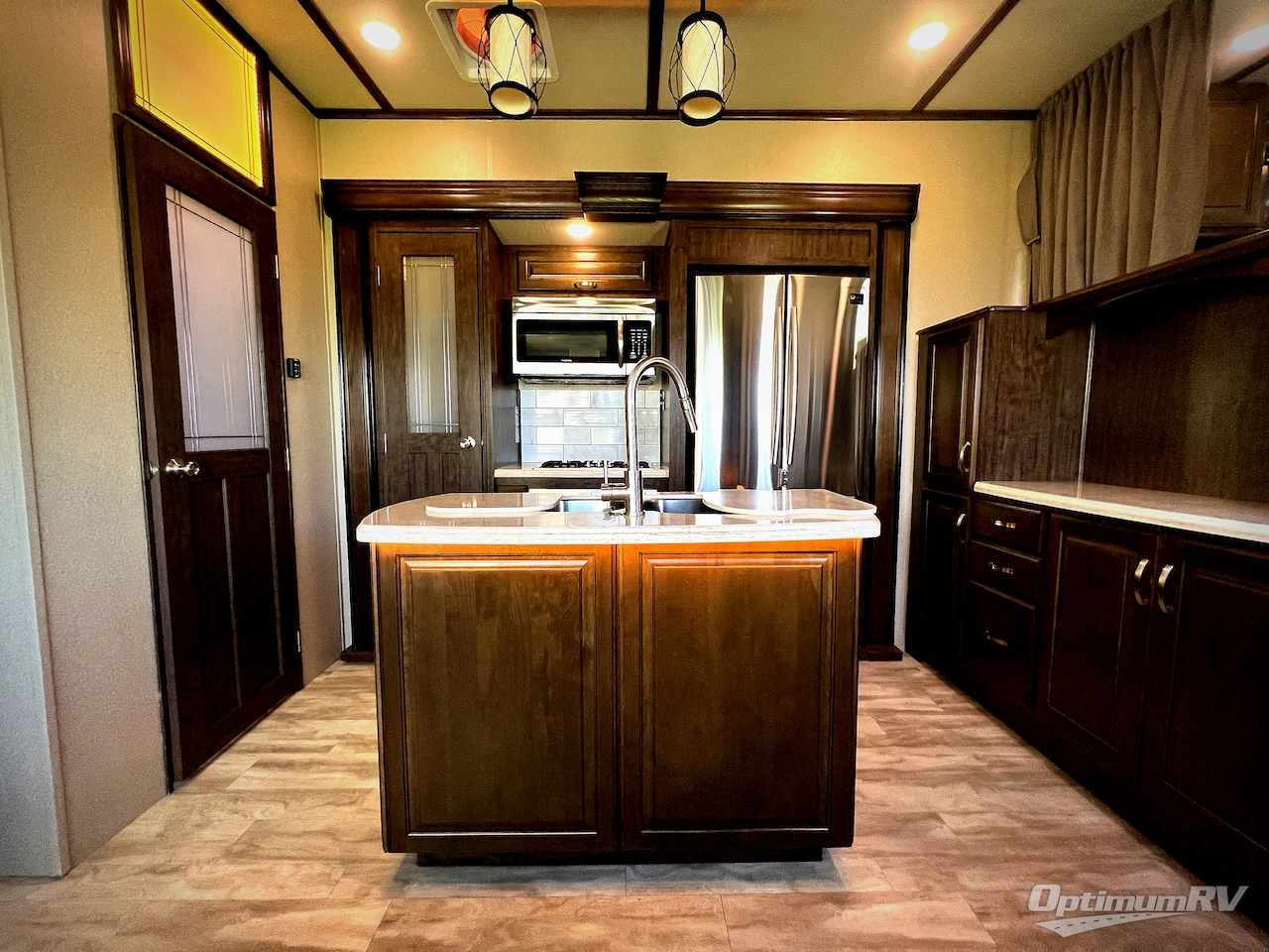 2020 Grand Design Solitude 380FL Photo 14