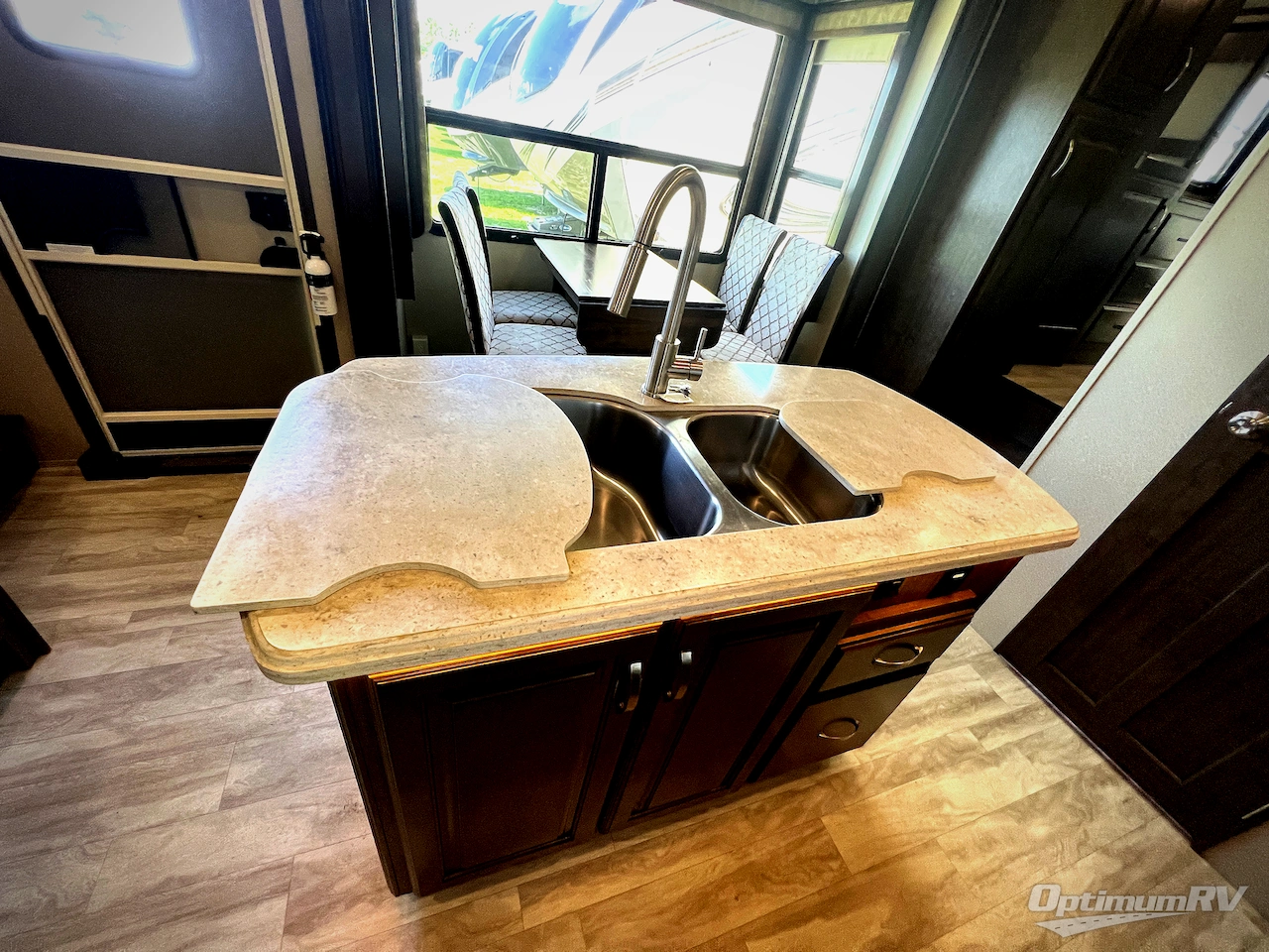 2020 Grand Design Solitude 380FL Photo 15