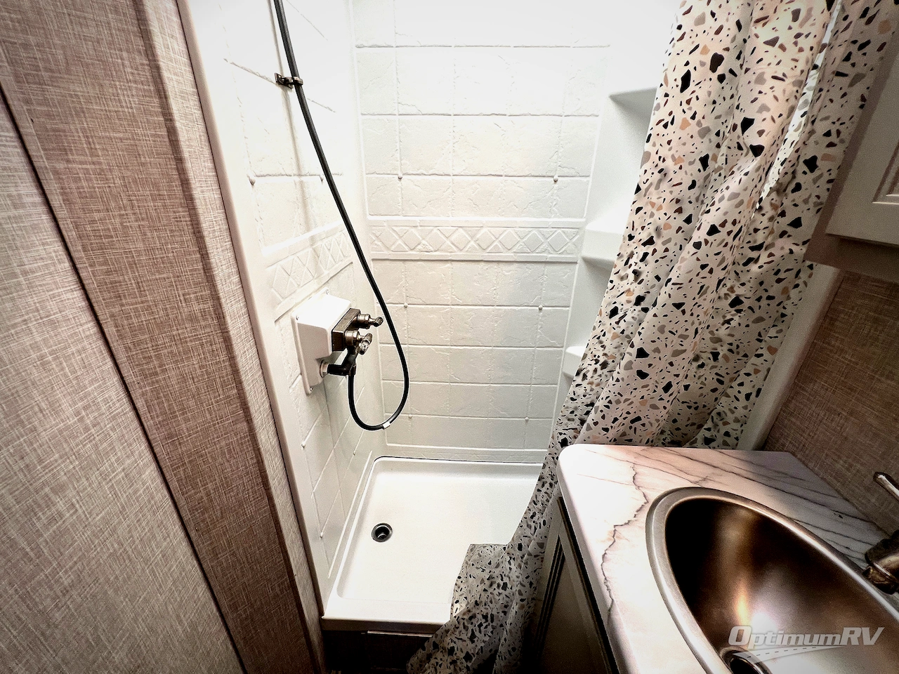 2024 Thor Four Winds 22E Photo 16