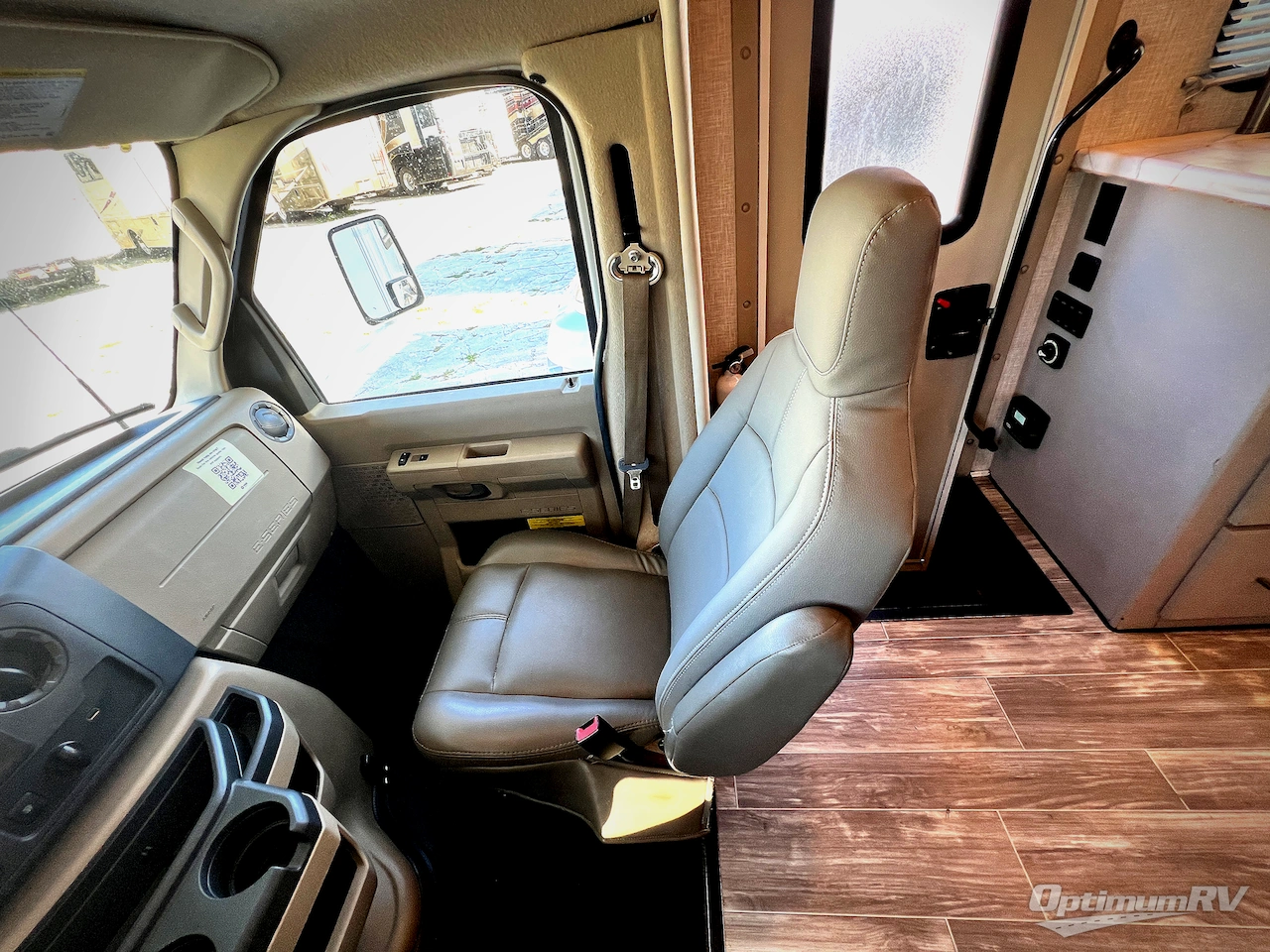 2024 Thor Four Winds 22E Photo 8