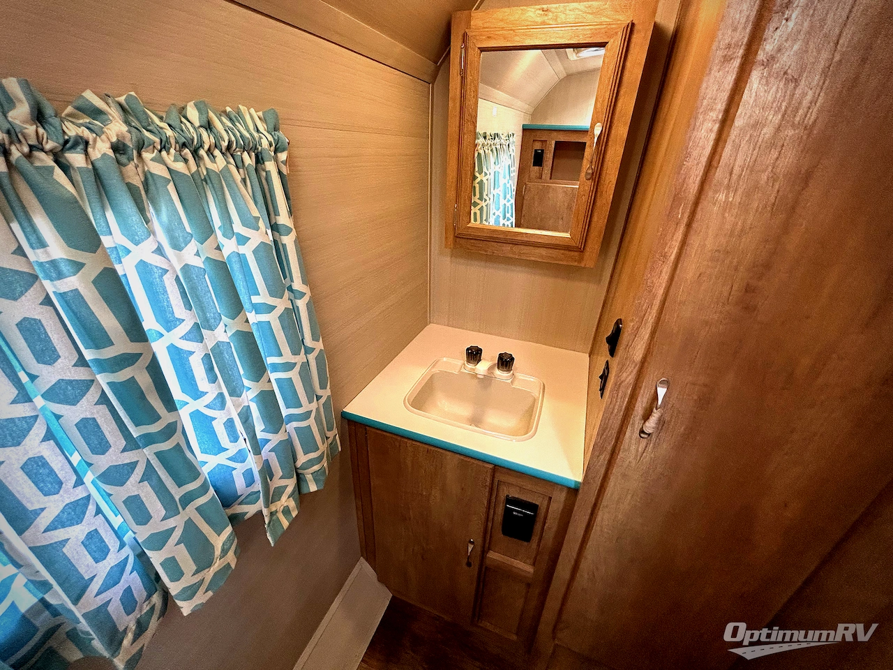 2018 Gulf Stream Vintage Cruiser 19RBS Photo 13