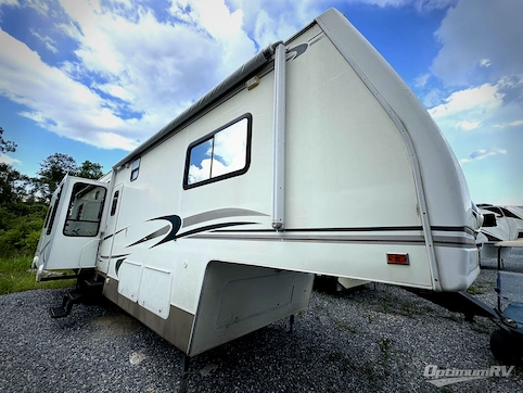 Used 2002 Alpenlite Villa Series 36RLT Featured Photo