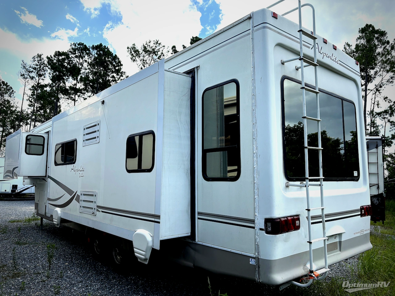 2002 Alpenlite Villa Series 36RLT Photo 3