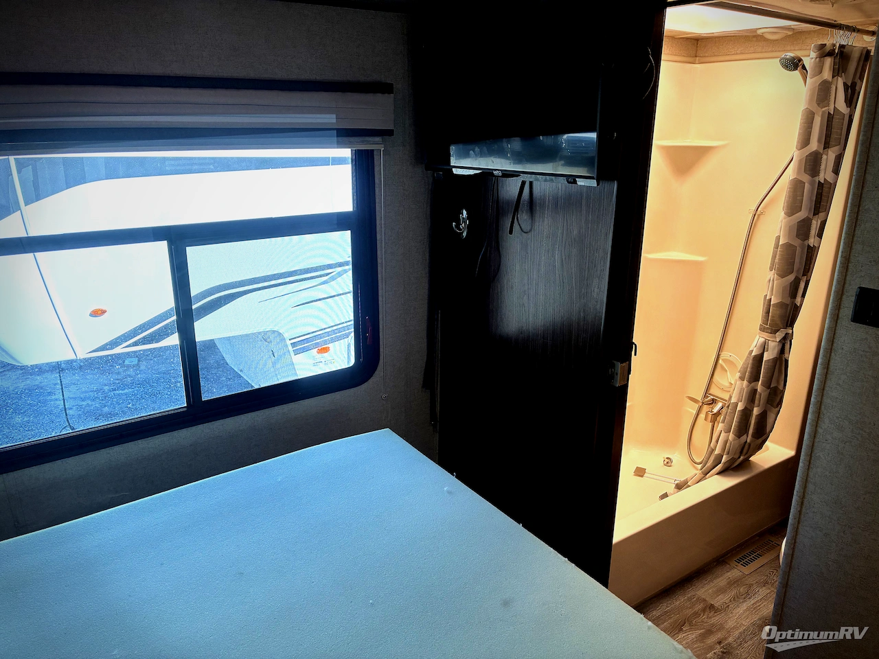 2017 Heartland Cyclone 4250 Photo 10