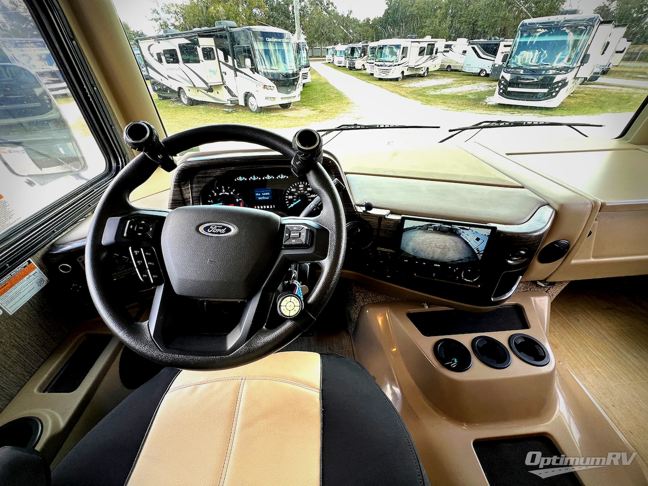 2021 Thor Challenger 35MQ Photo 7