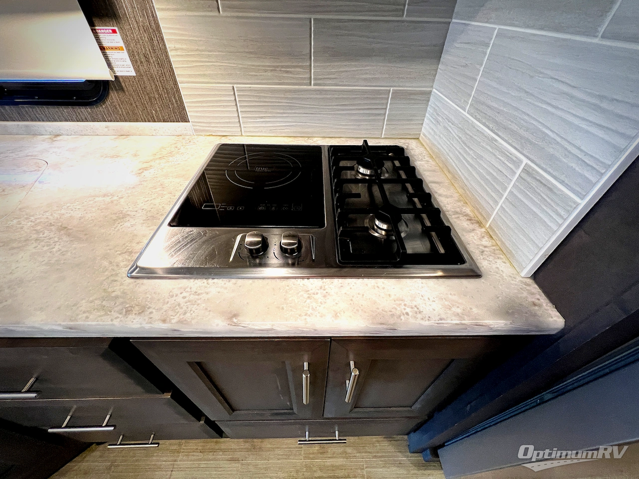 2021 Thor Challenger 35MQ Photo 14