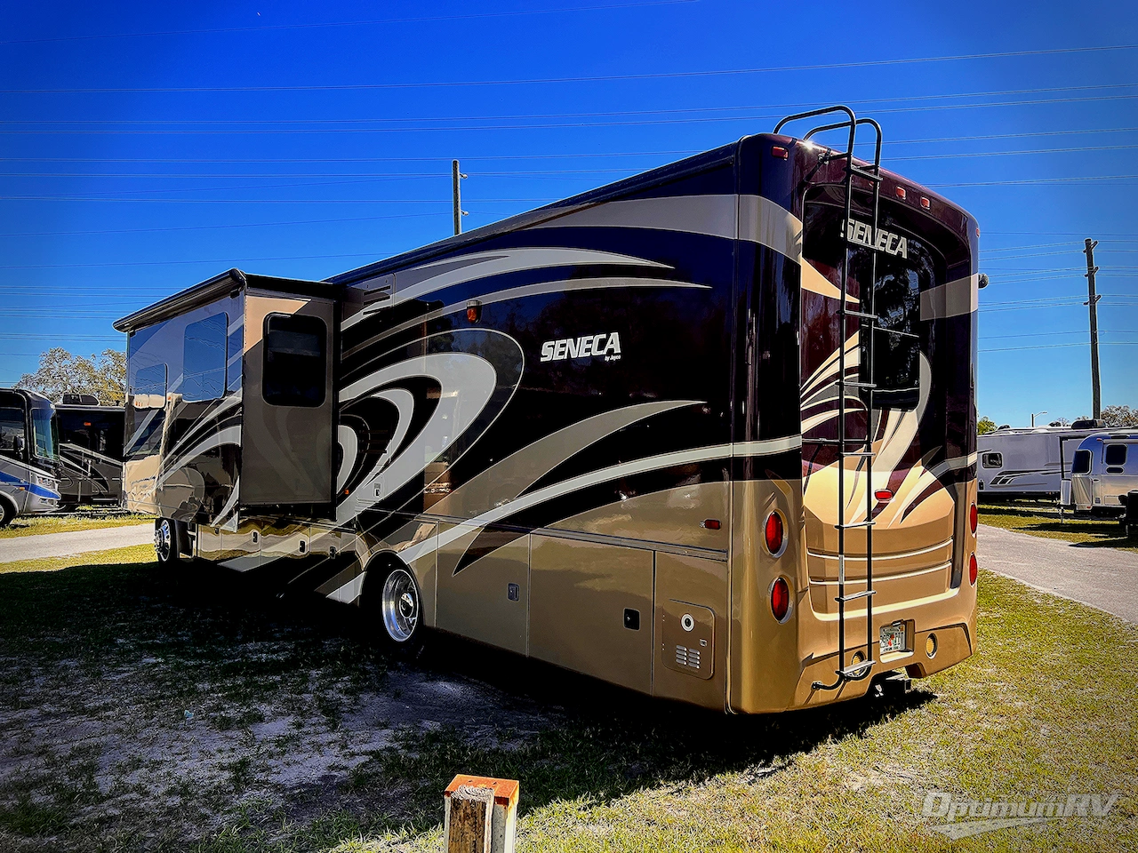 2014 Jayco Seneca 37TS Photo 3