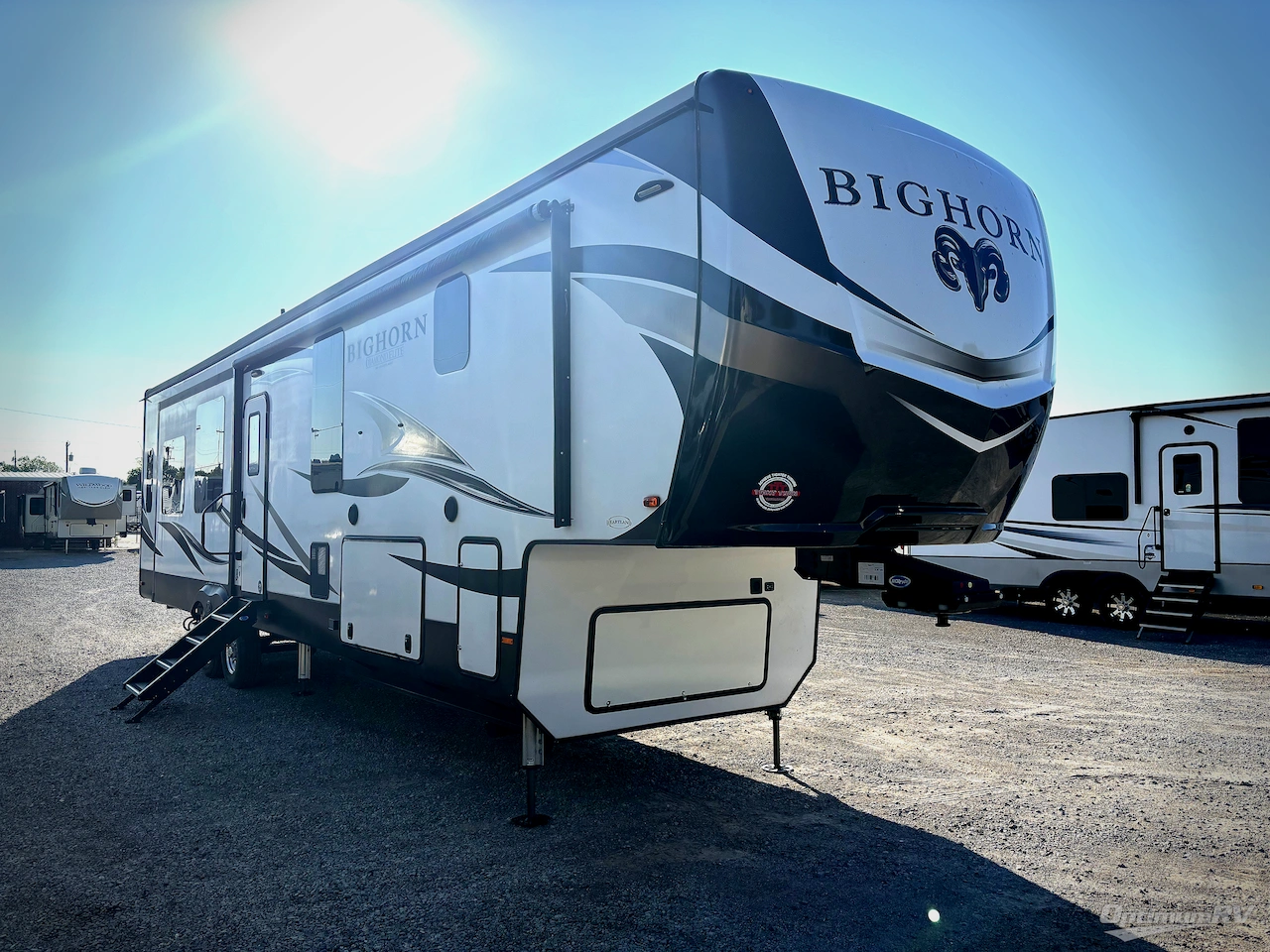 2020 Heartland Bighorn 3870FB Photo 5