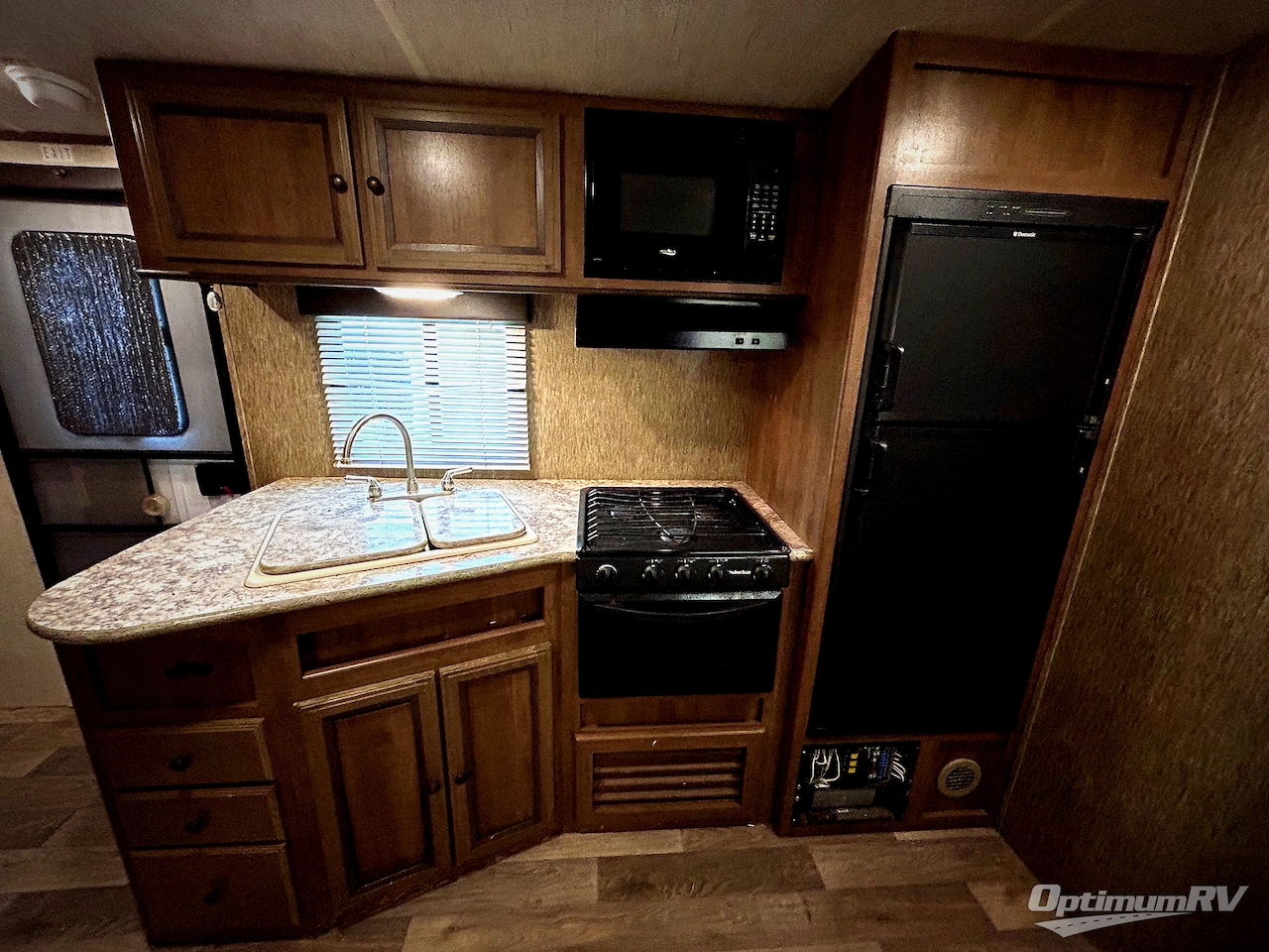 2016 Heartland Sundance XLT 312 BH Photo 5