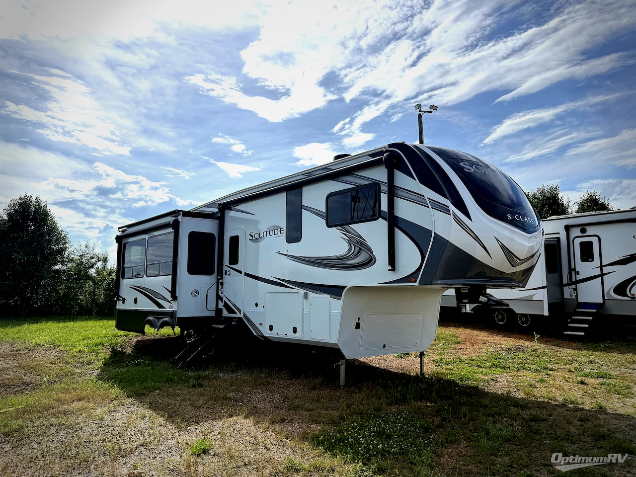 2023 Grand Design Solitude S-Class 2930RL Photo 1
