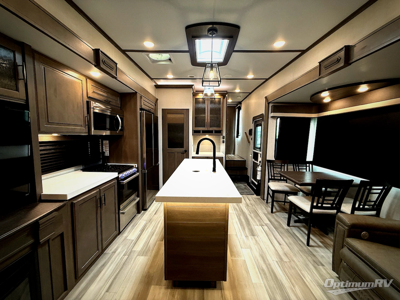 2023 Grand Design Solitude S-Class 2930RL Photo 6