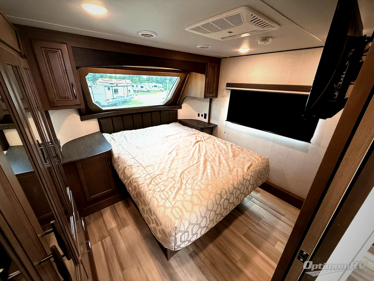 2023 Grand Design Solitude S-Class 2930RL Photo 10