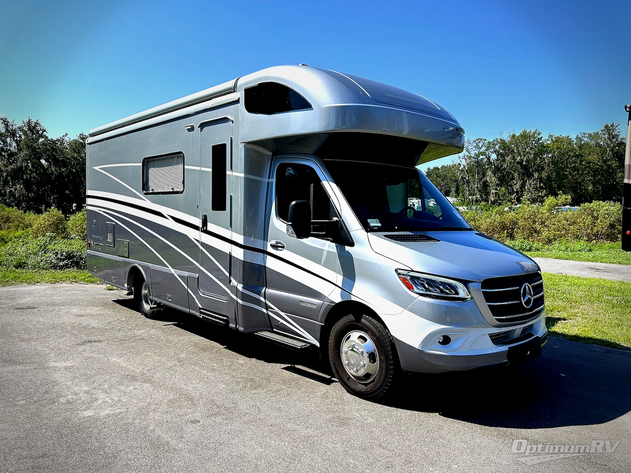 2023 Winnebago Navion 24D Photo 1