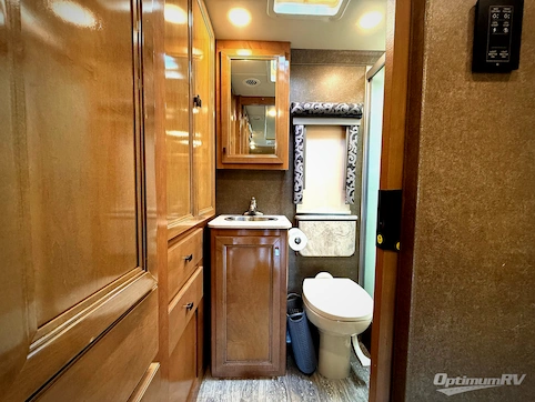 2020 Thor Siesta Sprinter 24MB RV Photo 4