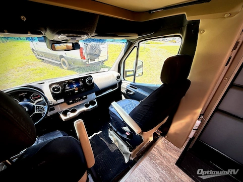 2020 Thor Siesta Sprinter 24MB RV Photo 2