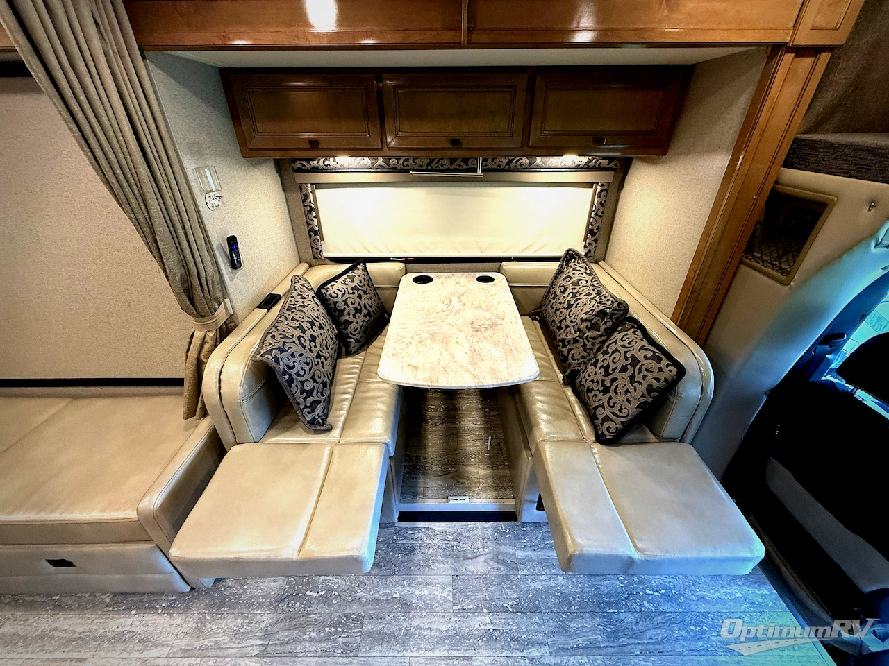 2020 Thor Siesta Sprinter 24MB Photo 9