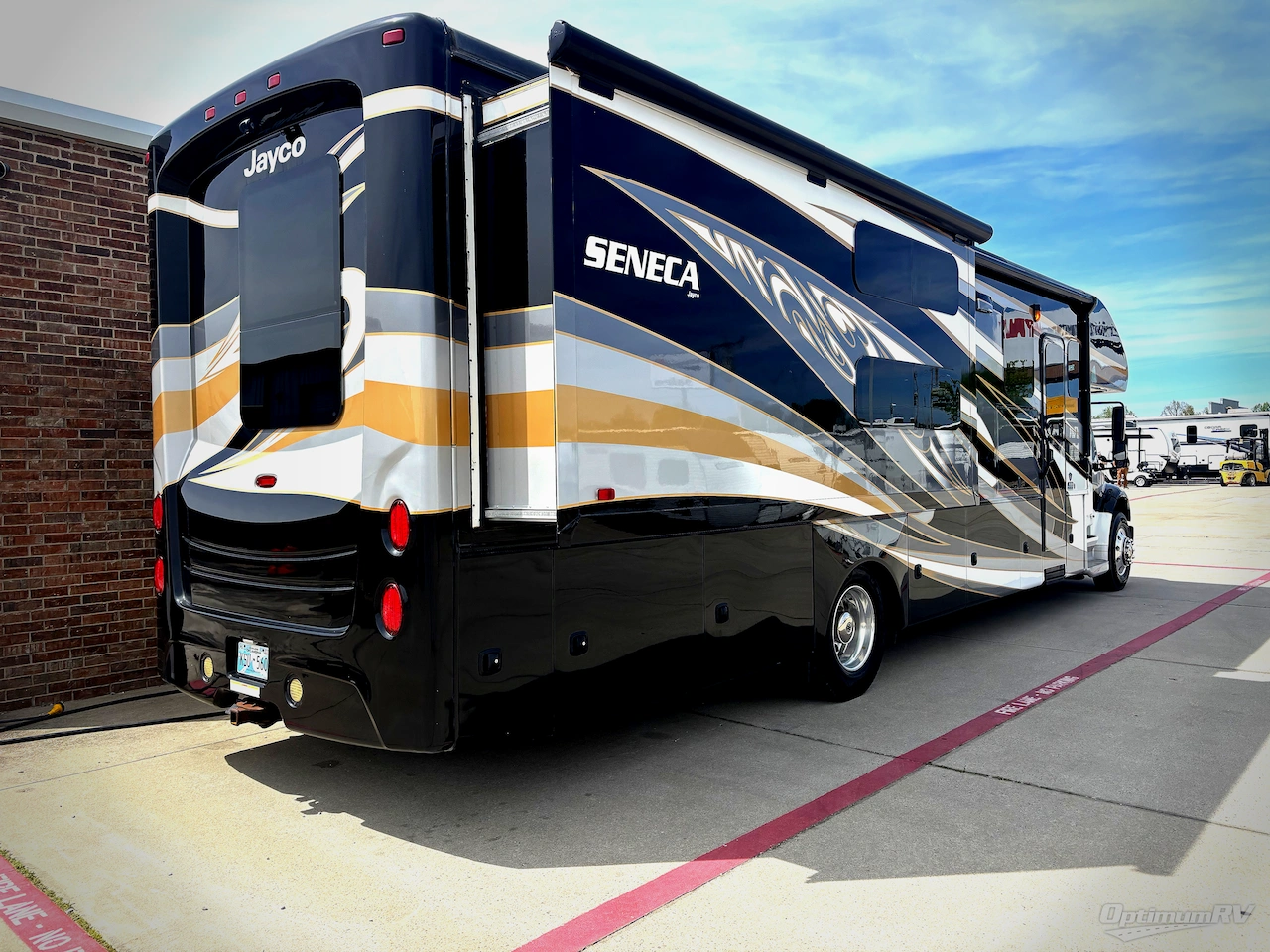 2017 Jayco Seneca 37FS Photo 2