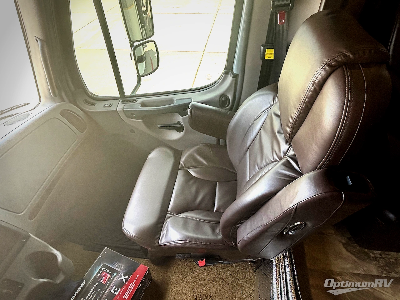 2017 Jayco Seneca 37FS Photo 12