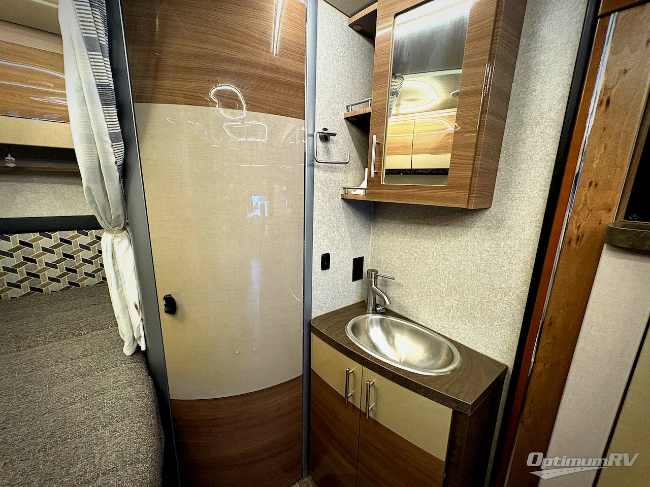 2018 Winnebago View 24J Photo 14