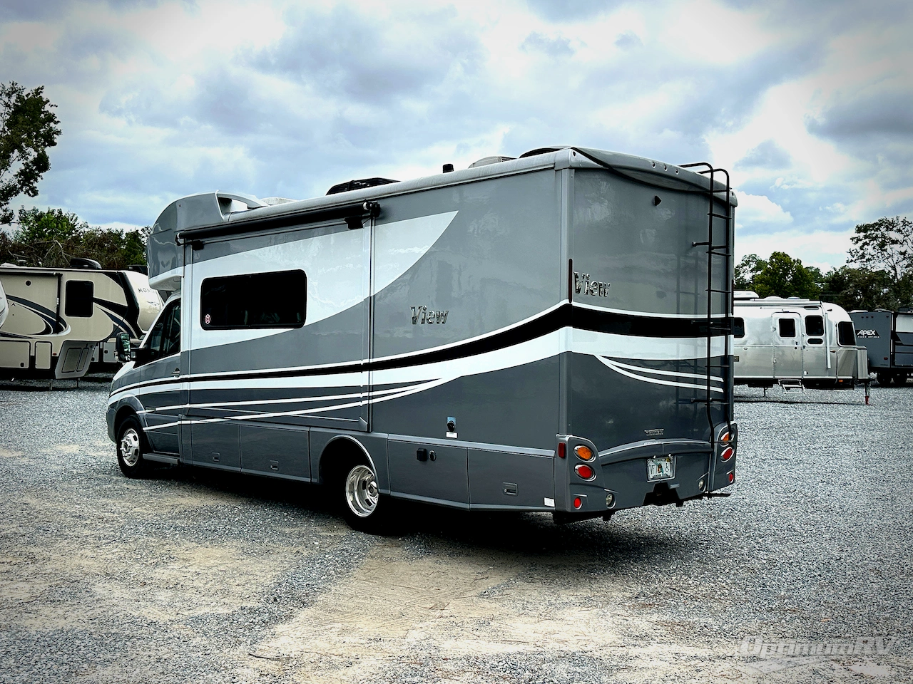 2018 Winnebago View 24J Photo 3