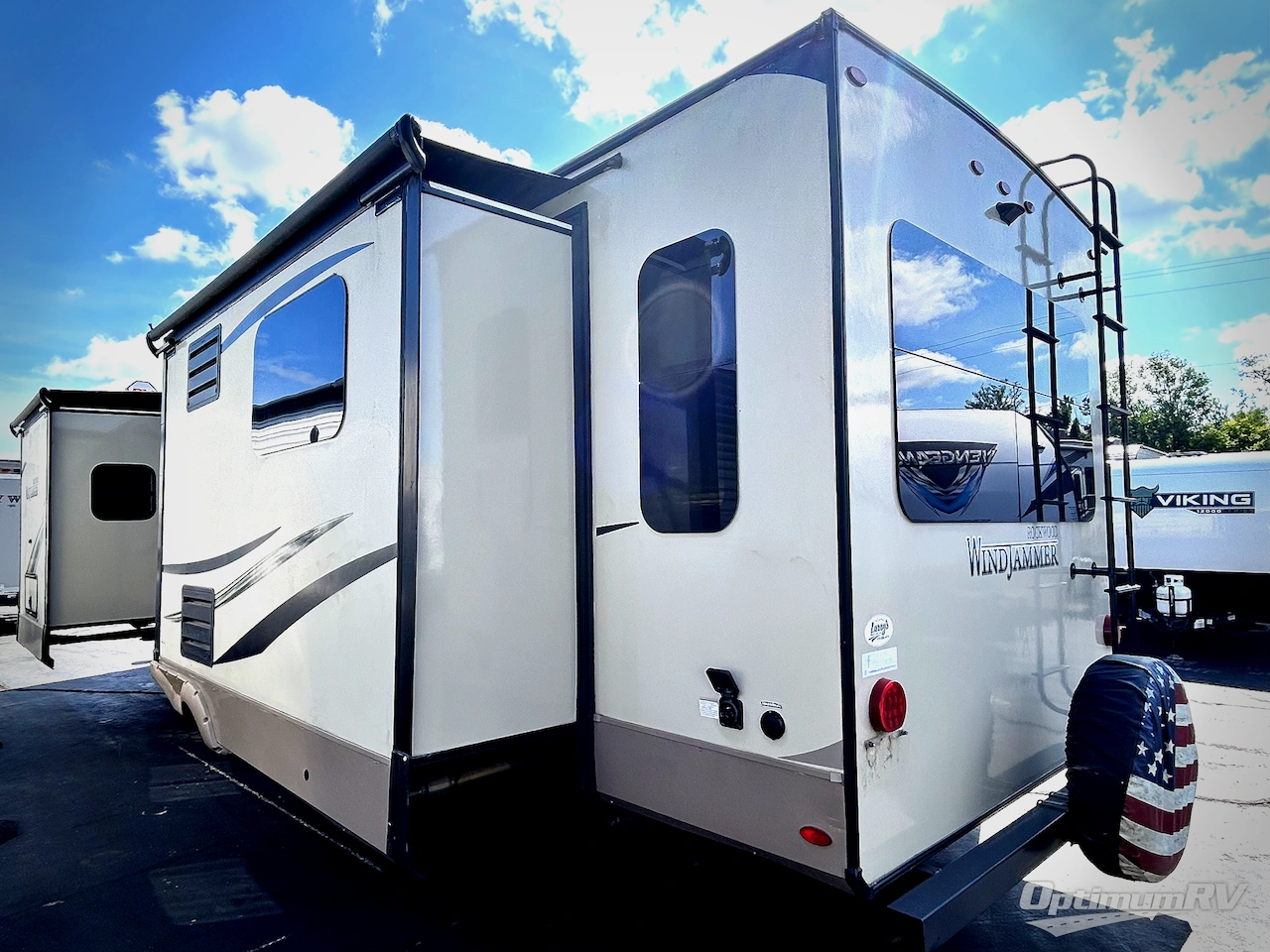 2019 Forest River Rockwood Windjammer 3029V Photo 3
