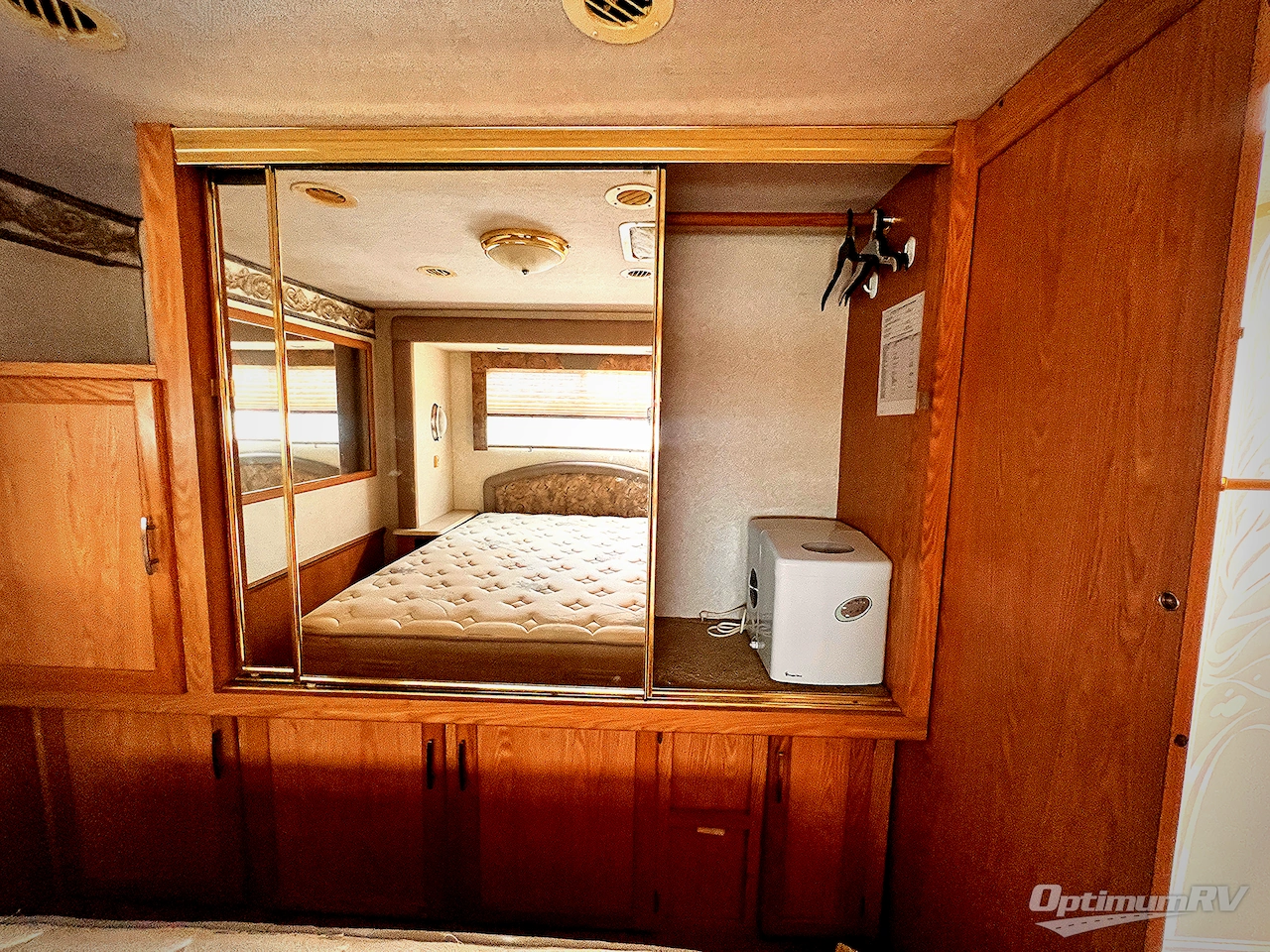 2004 National RV Sea Breeze 1341 Photo 16