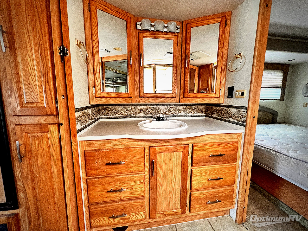 2004 National RV Sea Breeze 1341 Photo 19