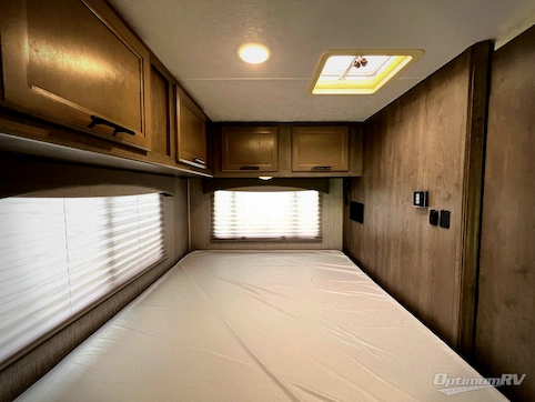 2021 Coachmen Freelander 21QB  Ford 350 RV Photo 4