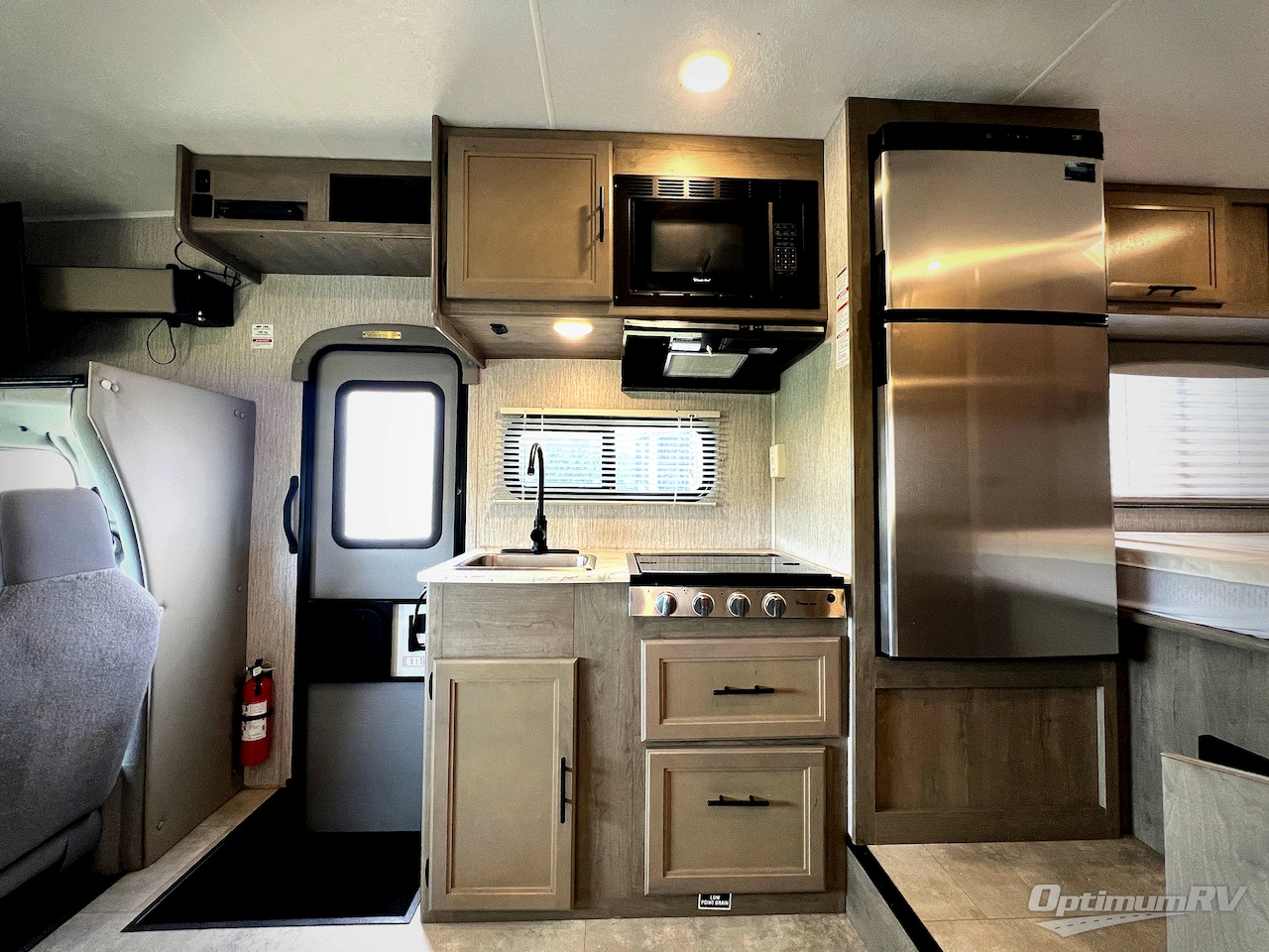 2021 Coachmen Freelander 21QB  Ford 350 Photo 10