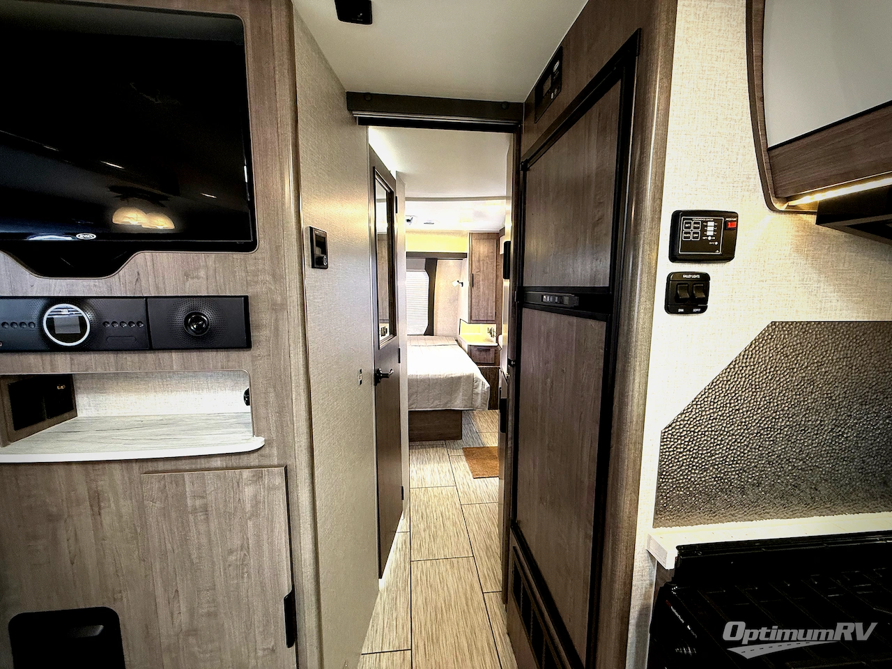 2023 Lance Lance Travel Trailers 2375 Photo 3