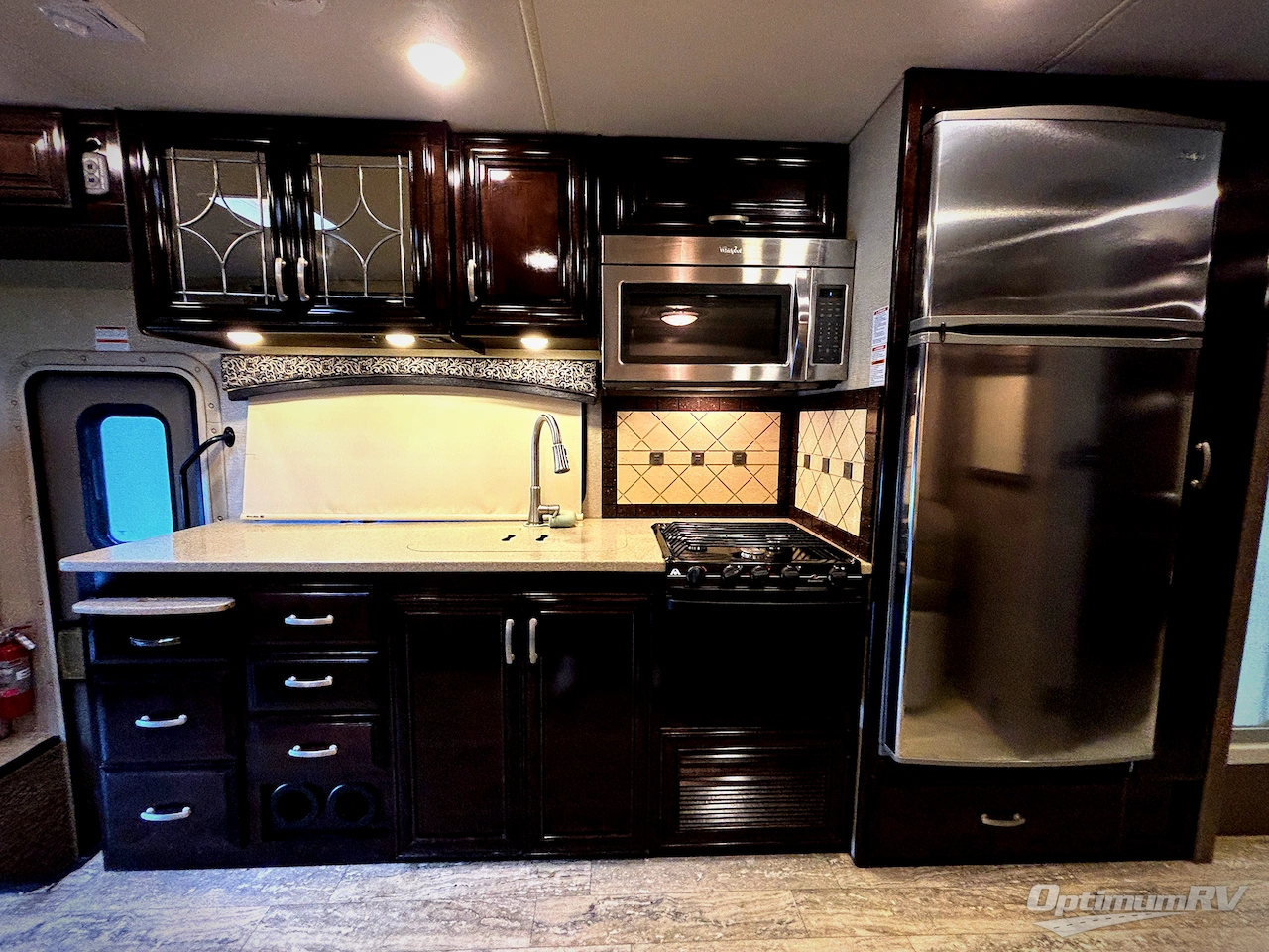 2017 Thor Chateau Super C 35SK Photo 6