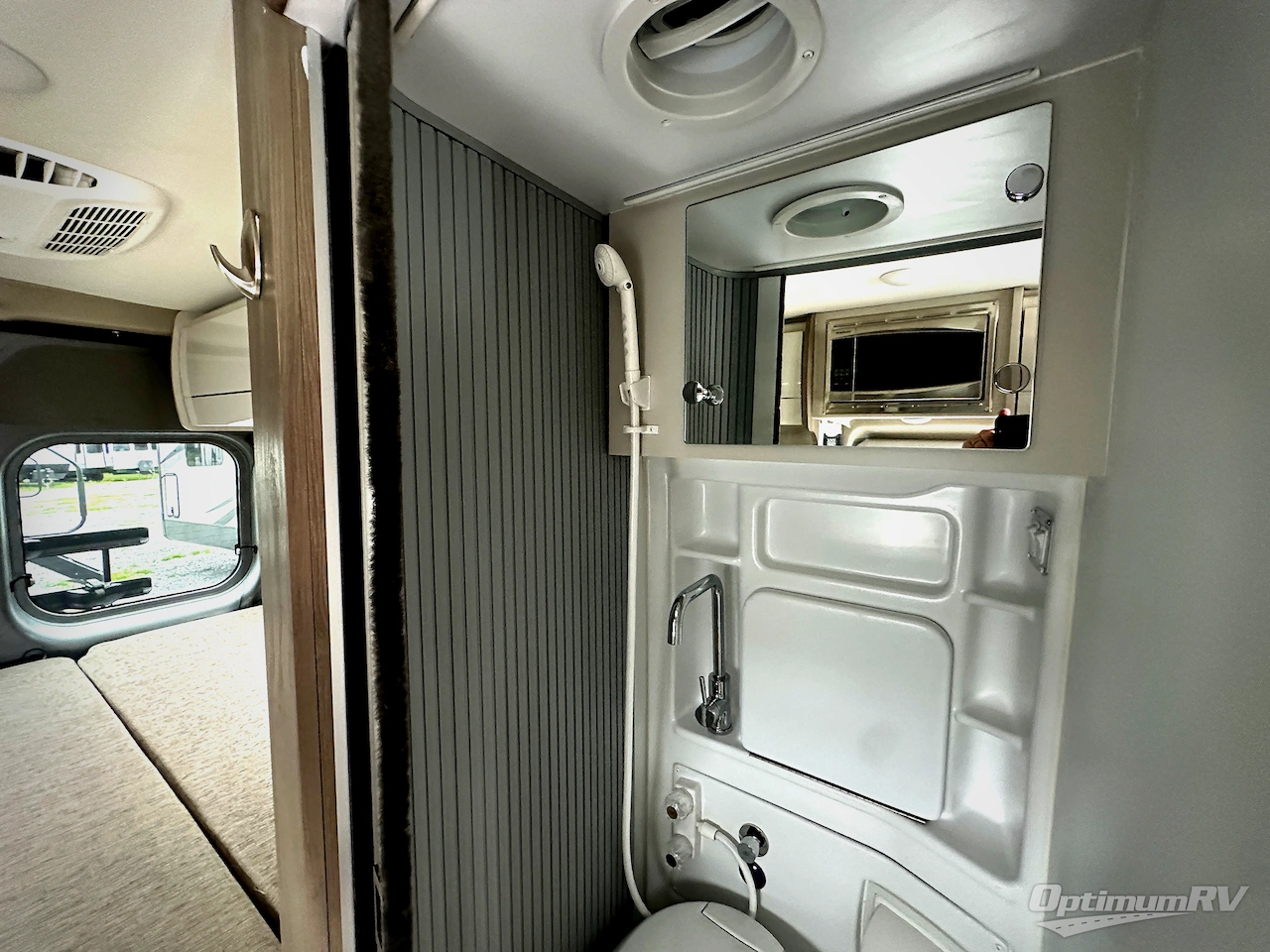 2024 Thor Tellaro 20A Photo 11