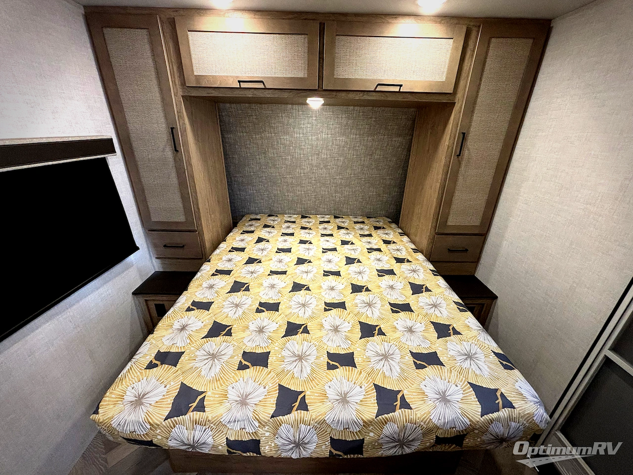 2025 Ember E-Series 24RLD Photo 7