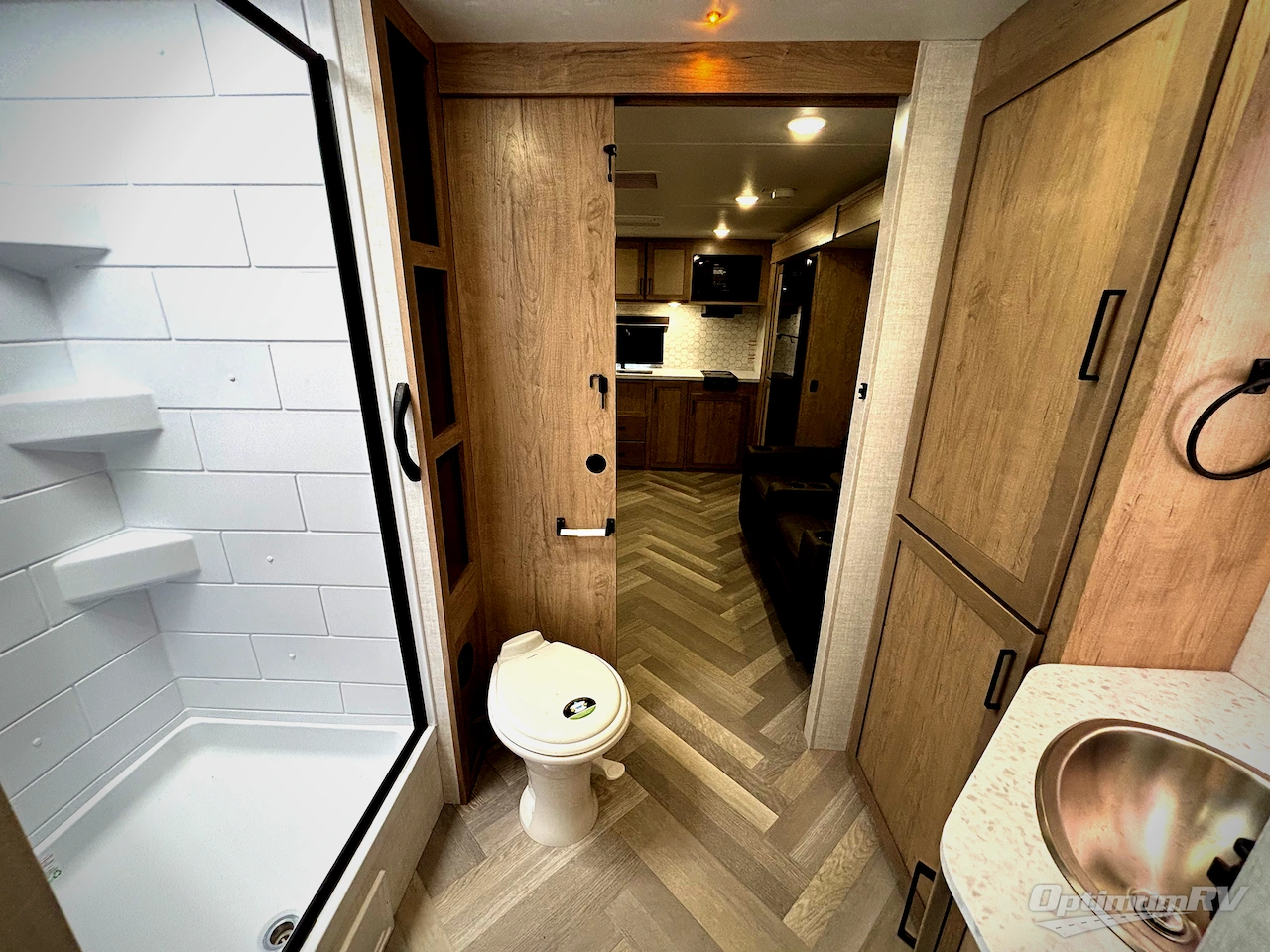 2025 Ember E-Series 24RLD Photo 8