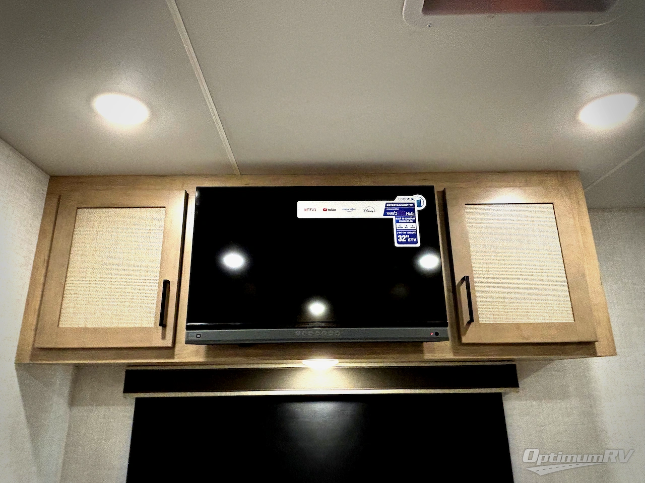 2025 Ember E-Series 24RLD Photo 12