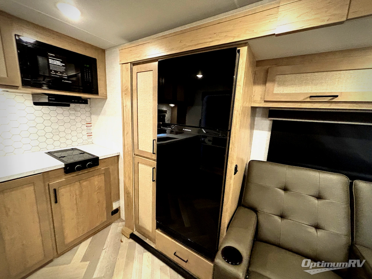 2025 Ember E-Series 24RLD Photo 14