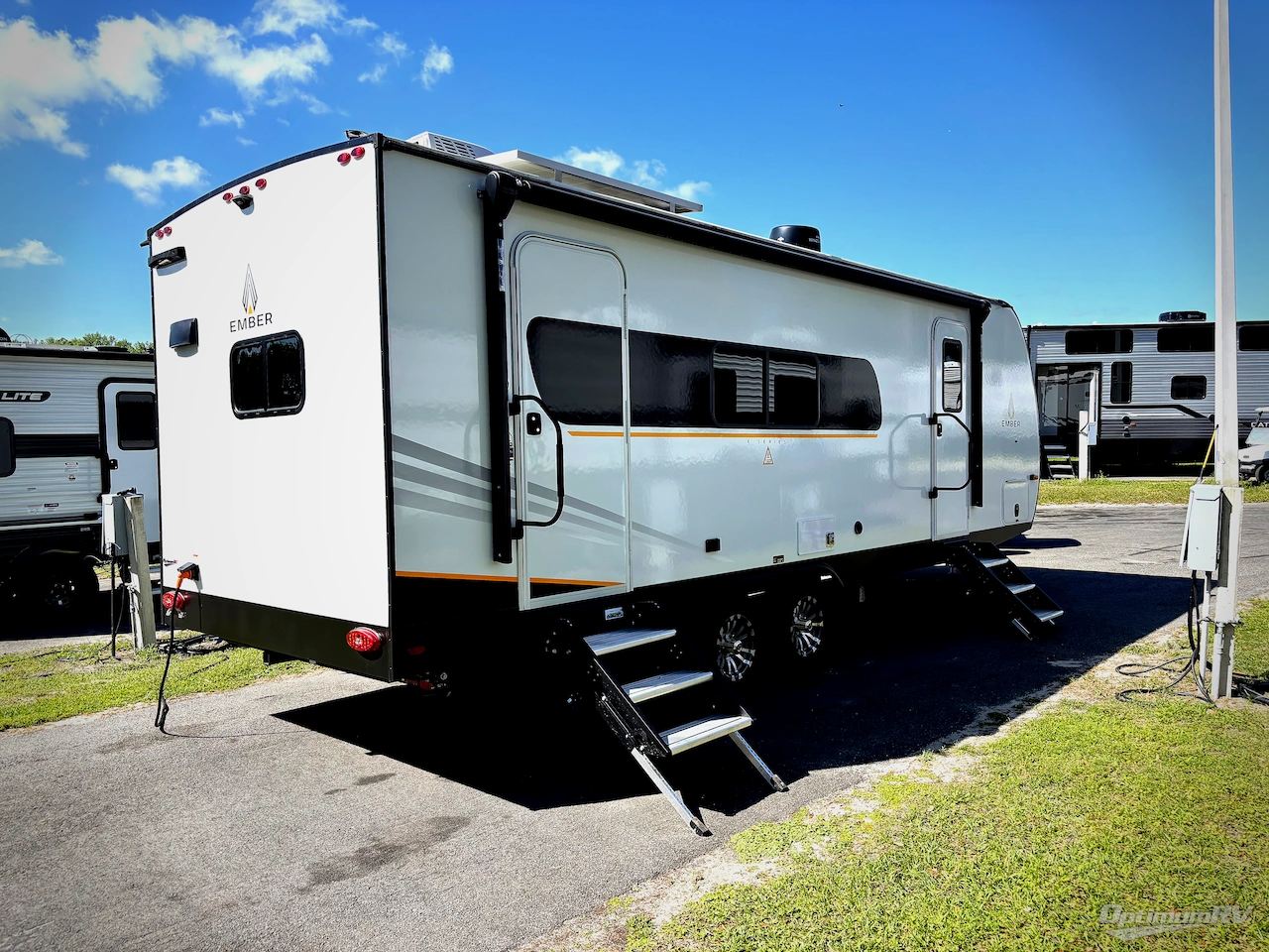 2025 Ember E-Series 24RLD Photo 2