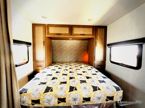 2025 Ember E-Series 22MLQ RV Photo 4