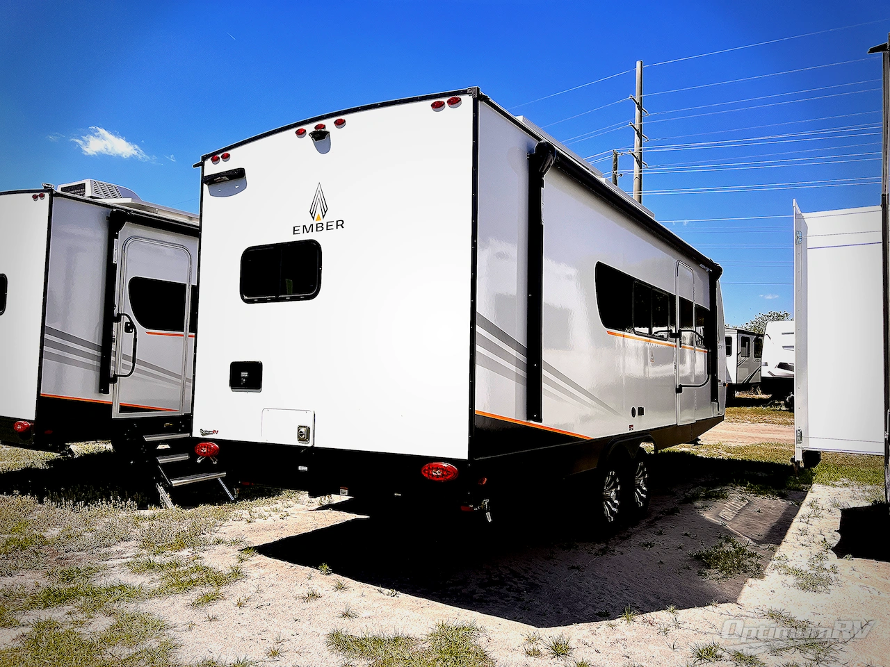 2025 Ember E-Series 22MLQ Photo 3