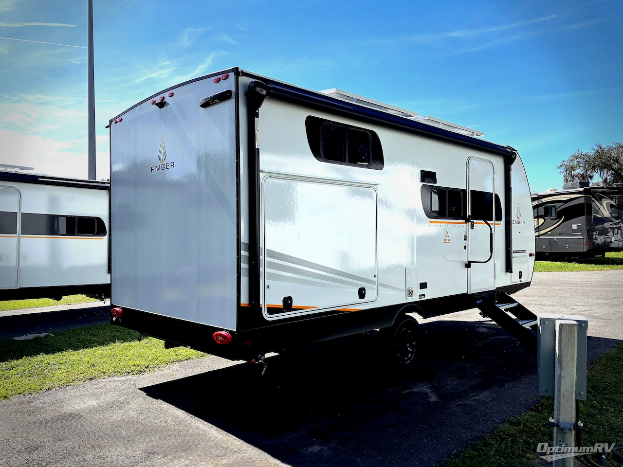 2026 Ember E-Series 19ETS Photo 2