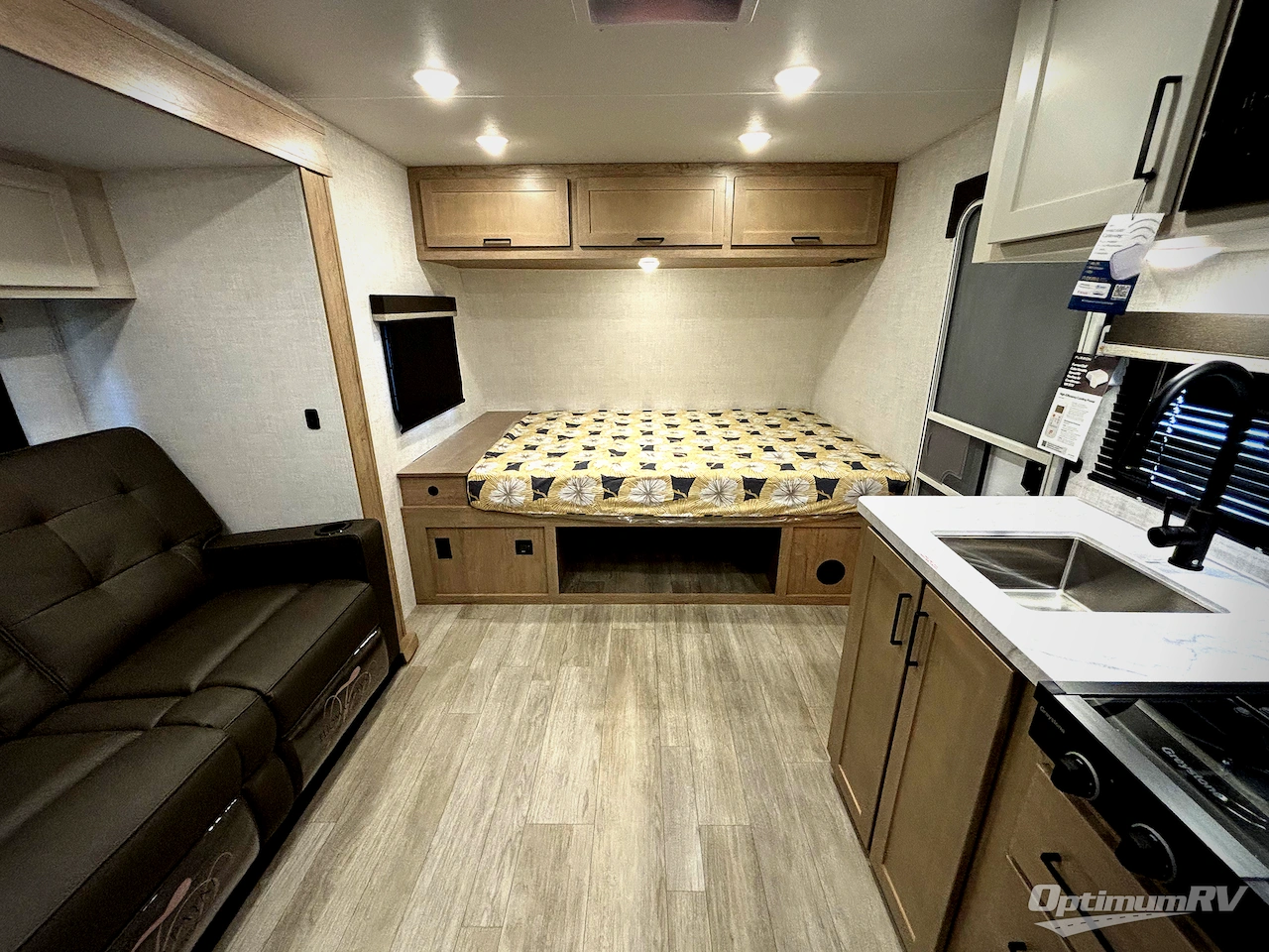 2026 Ember E-Series 19ETS Photo 5