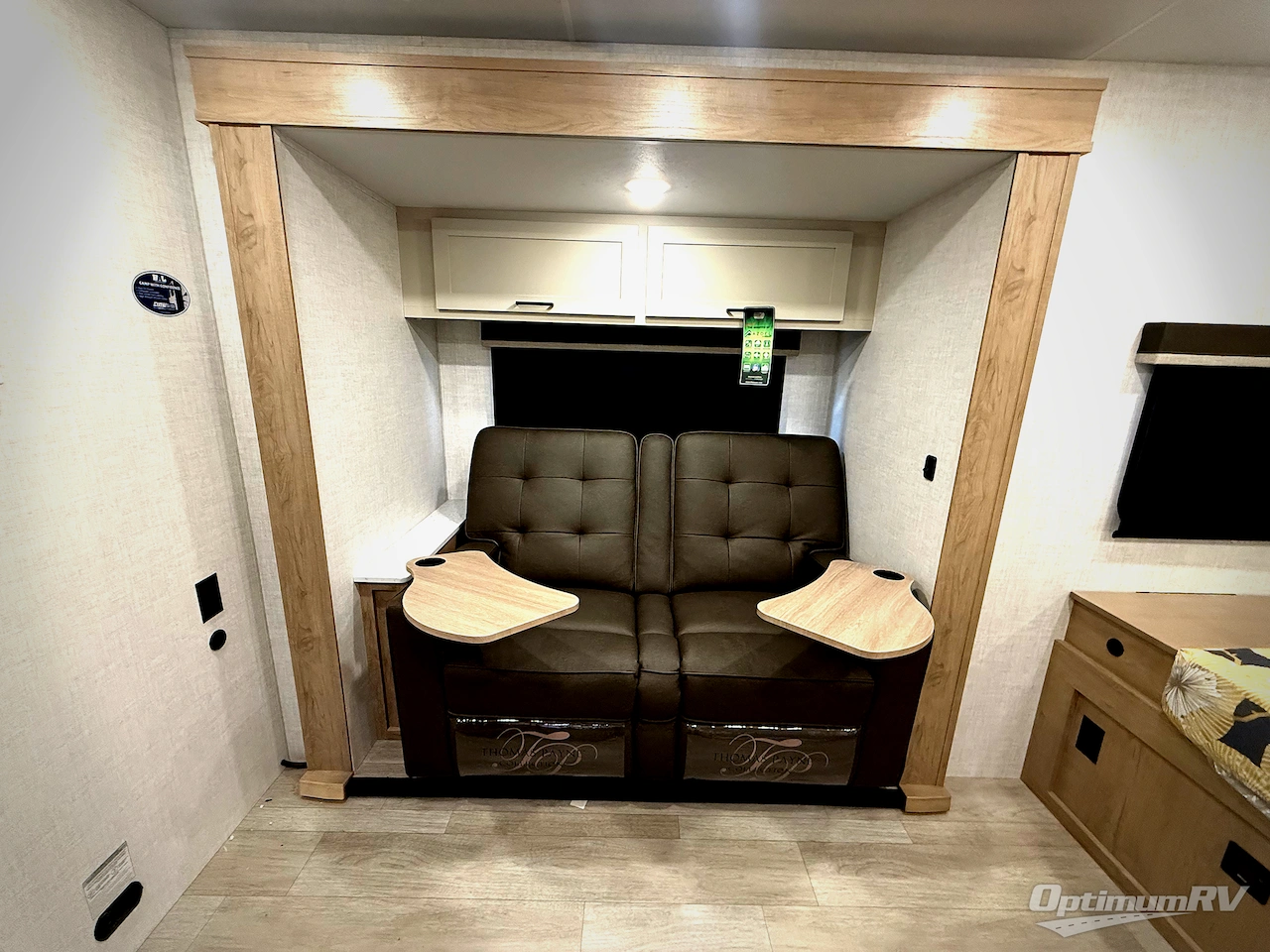 2026 Ember E-Series 19ETS Photo 9