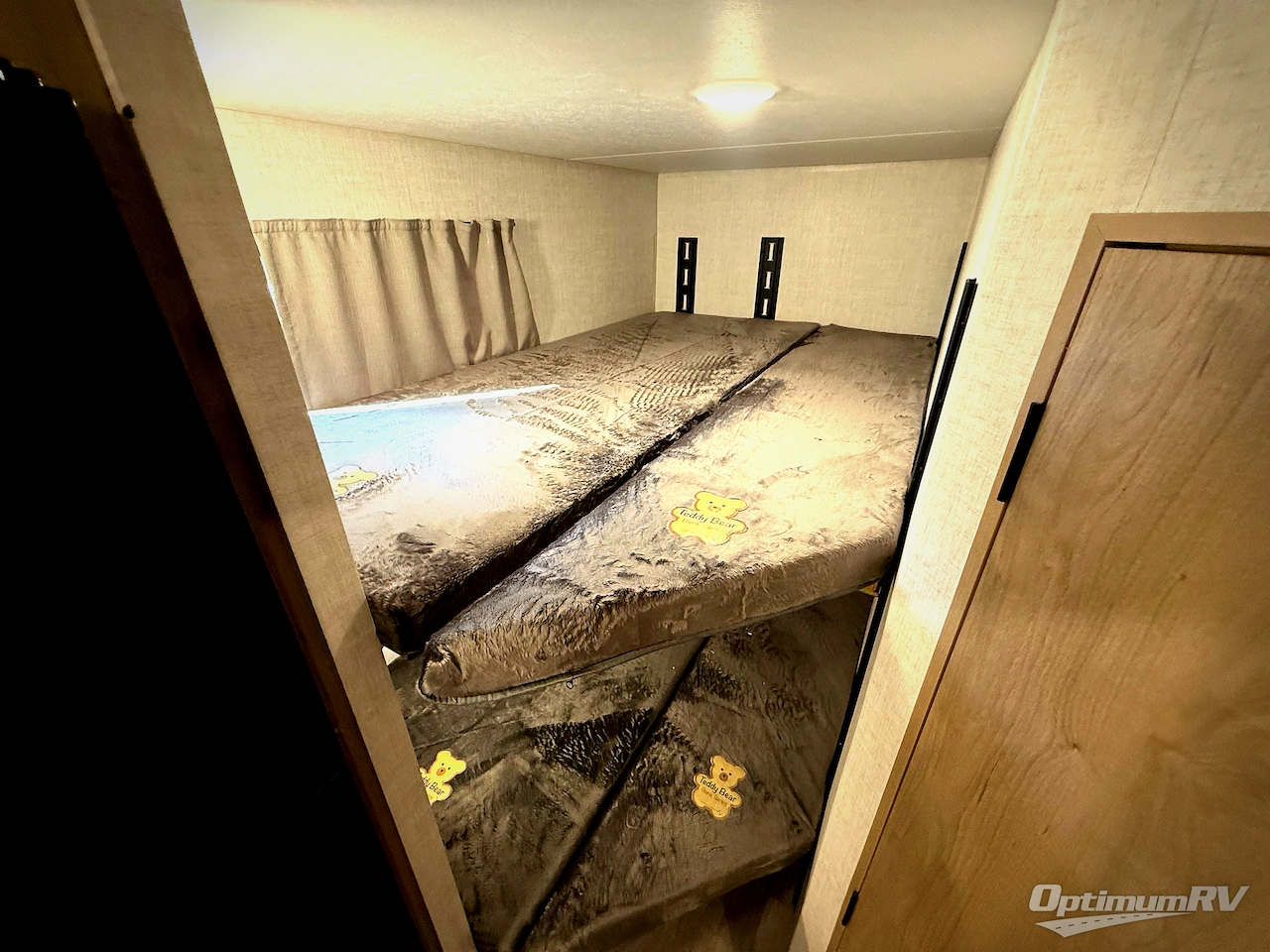 2026 Ember E-Series 19ETS Photo 17