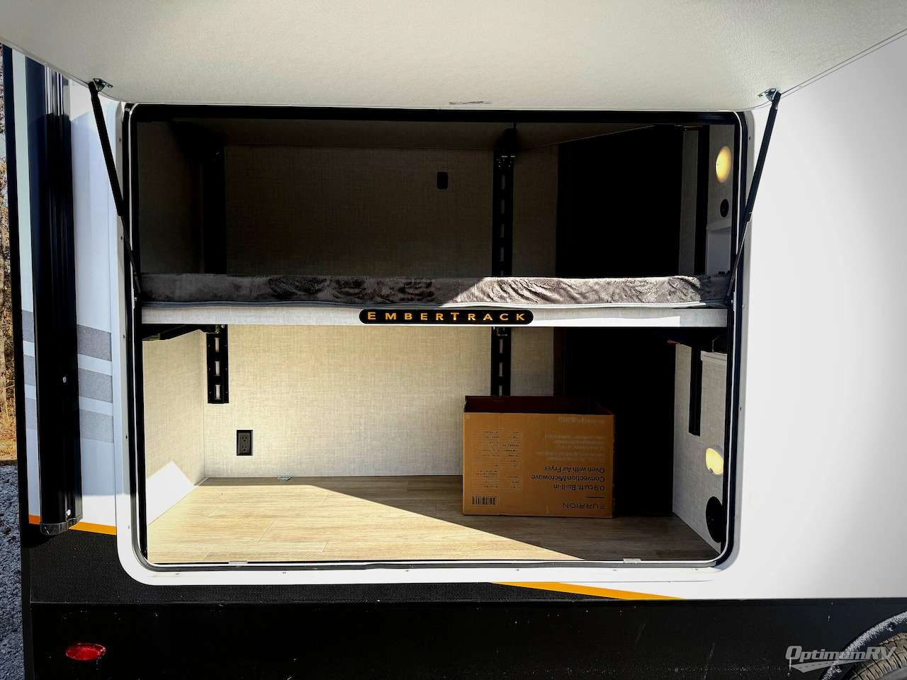 2026 Ember E-Series 19ETS Photo 23